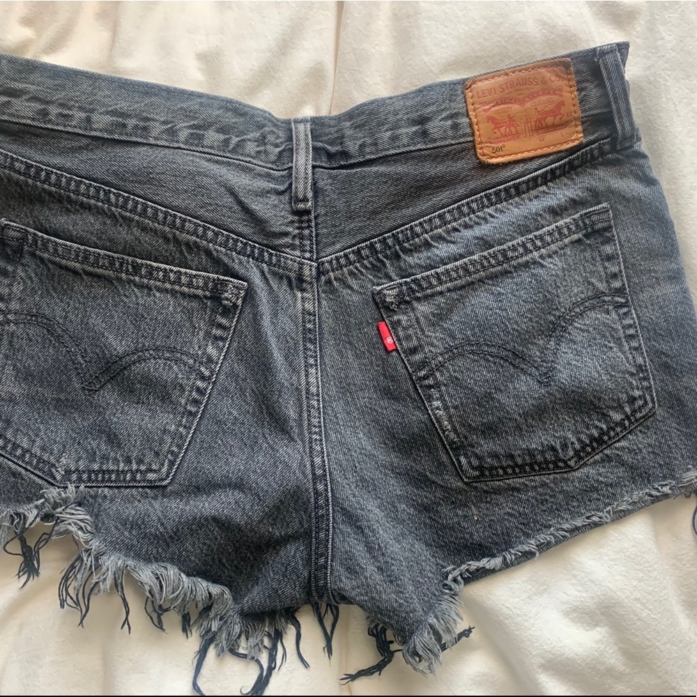 Black denim Levi high rise jean shorts size 29